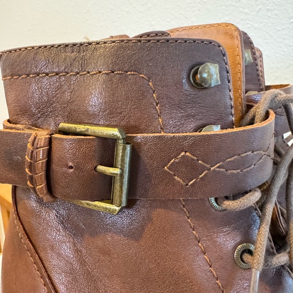 Brown Lace Up Boots with Chunky Heel - Picture 7 of 9